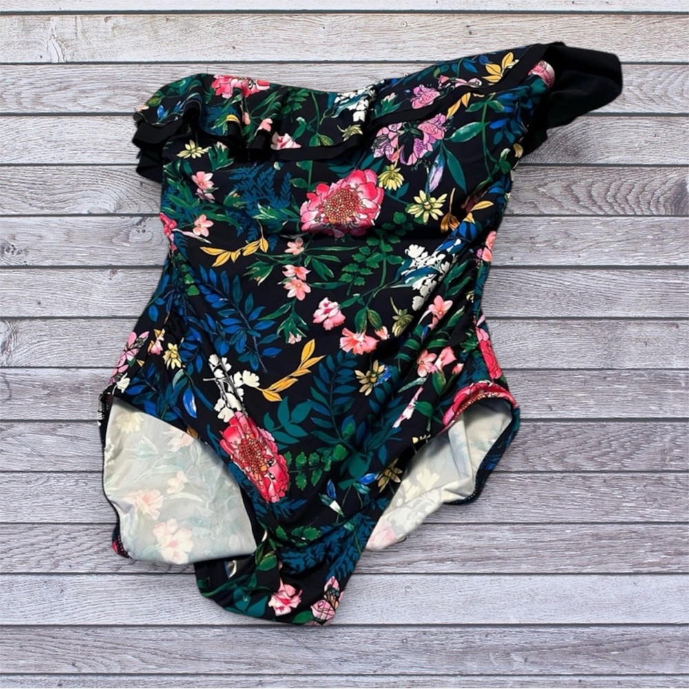 NEW Tommy Hilfiger floral one piece bathing suit 16